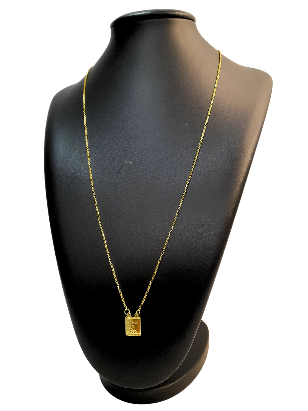 Escapulário Bloquinho 1,7mm Cruz Placa / "Deus é fiel" Banhado a Ouro 18k