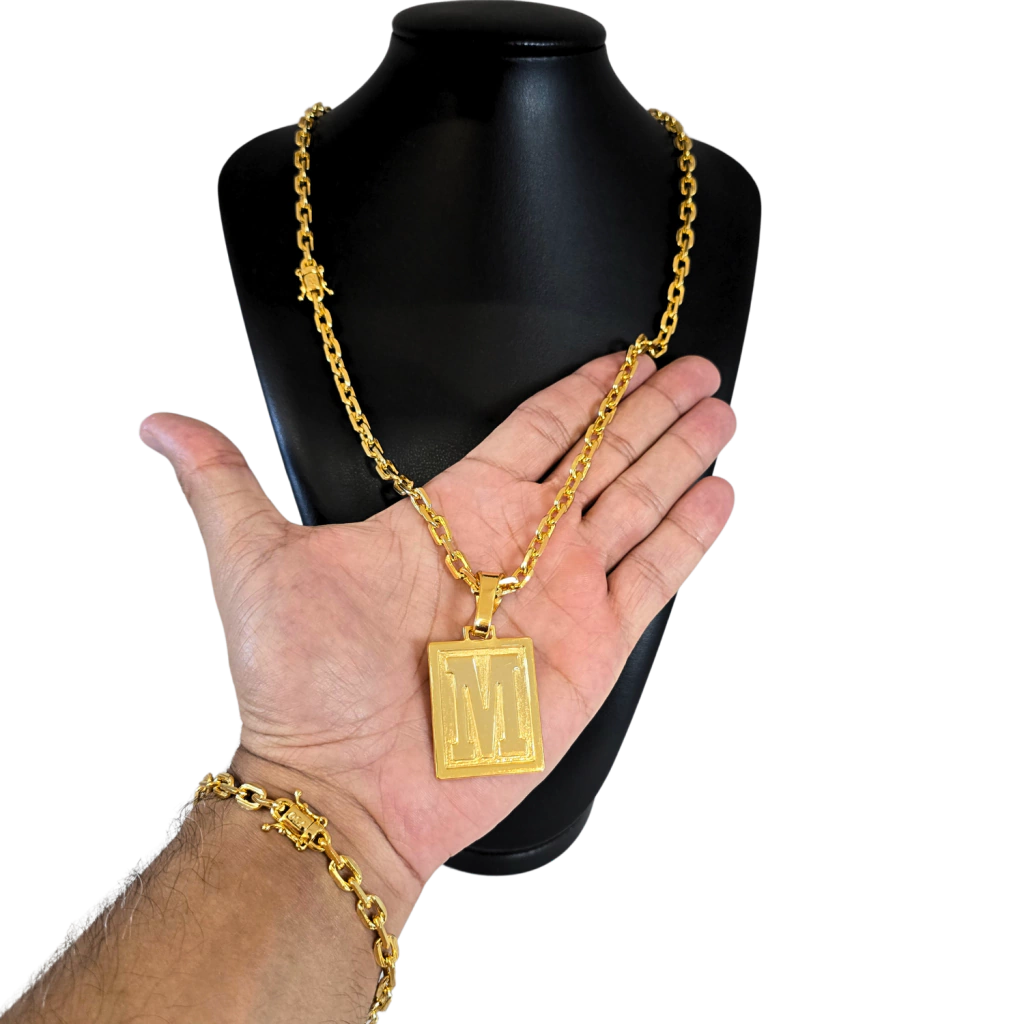 Cordão + Pulseira Cadeado 7mm + Pingente Letra Banhado a Ouro 18k