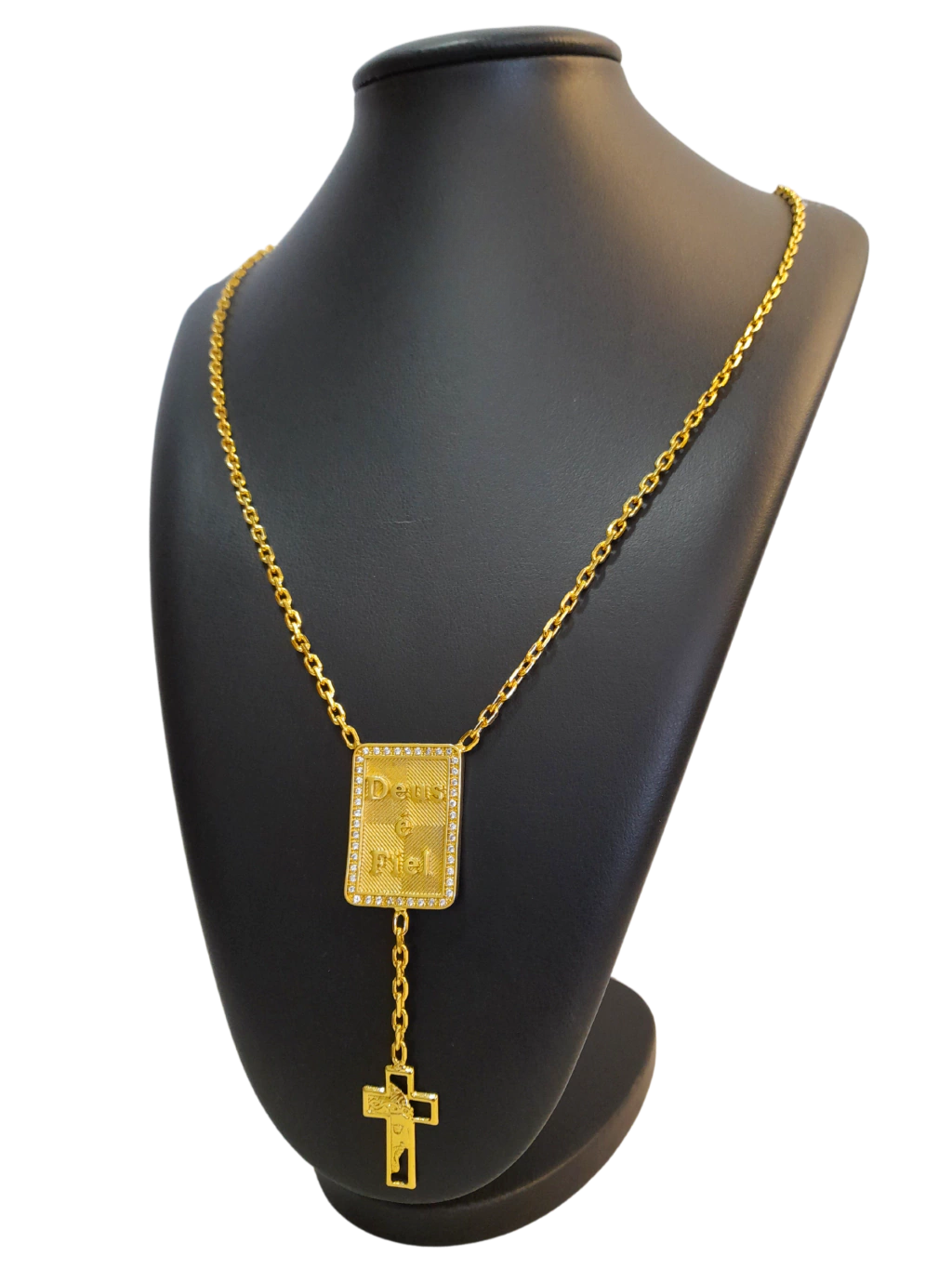 Terço Cadeado 3mm com Placa "Deus É Fiel" + Pingente Cruz com Cristo Banhado a Ouro 18k