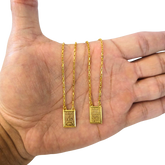 Escapulário Tijolinho 2mm "Deus é fiel" Banhado A Ouro 18k