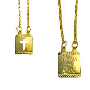Escapulário Bloquinho 1,7mm Cruz Placa / "Deus é fiel" Banhado a Ouro 18k
